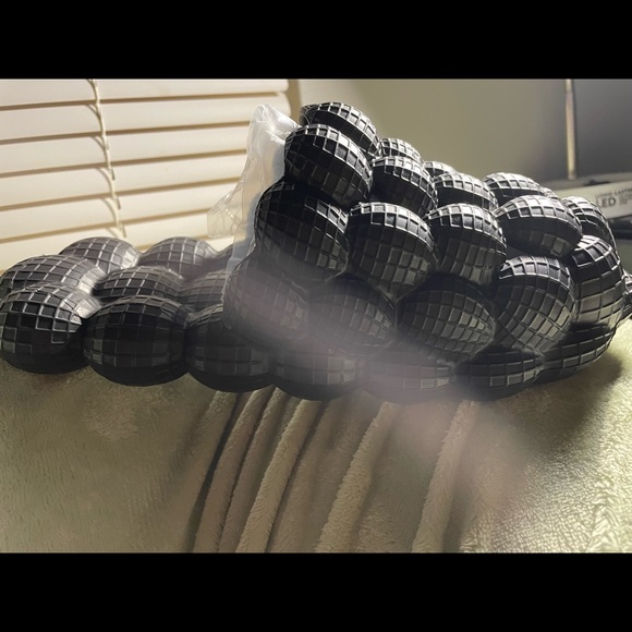 Black bubble slides.  Size:39-40.  Never Worn. - Picture 7 of 8